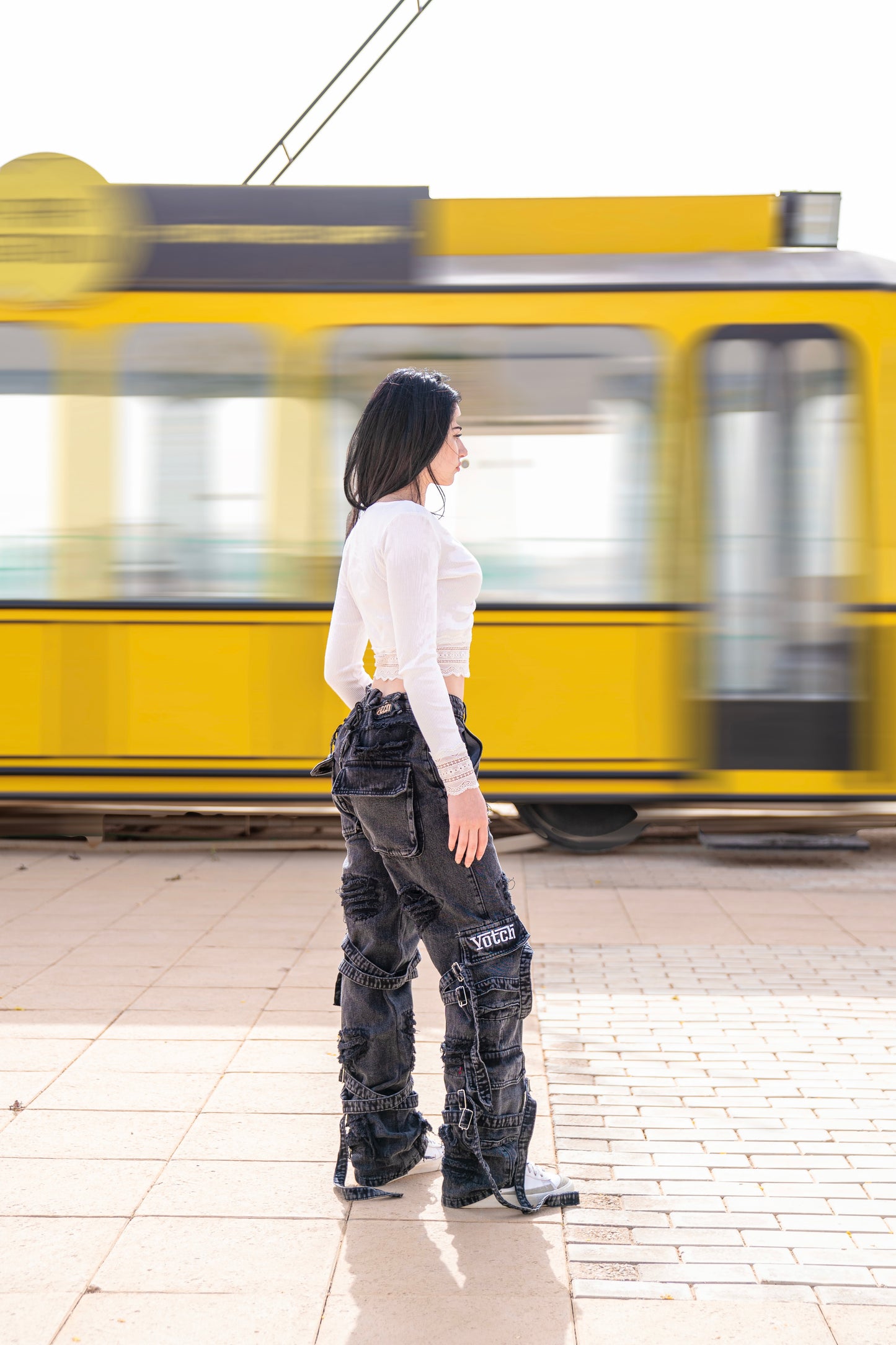 BELTS & RIPS JEANS